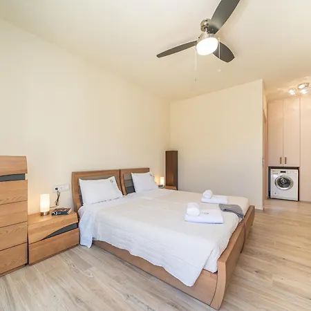 Elia Kefalonia By Olea * Argostoli (Kefalonia)